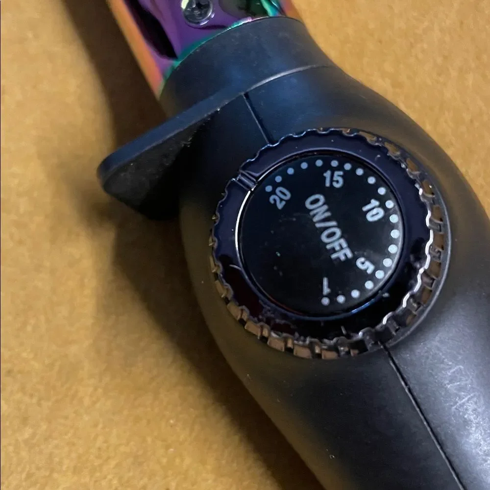 Conair Infiniti Pro 1.25'' Rainbow Titanium Wand